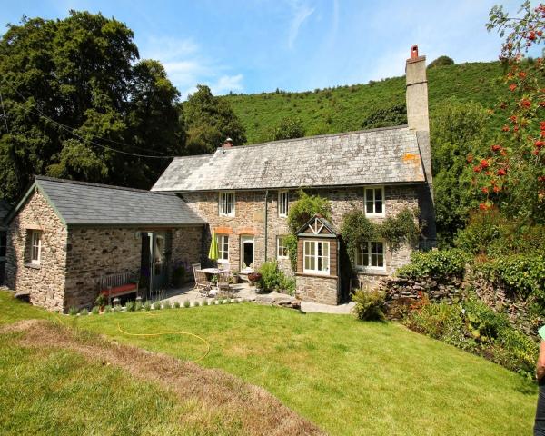 Exmoor family holiday, exmoor family cottage,  exmoor sleeping 4, sleeping four, exmoor sleeping 5, exmoor sleeping five, 2 bedroom cottage exmoor