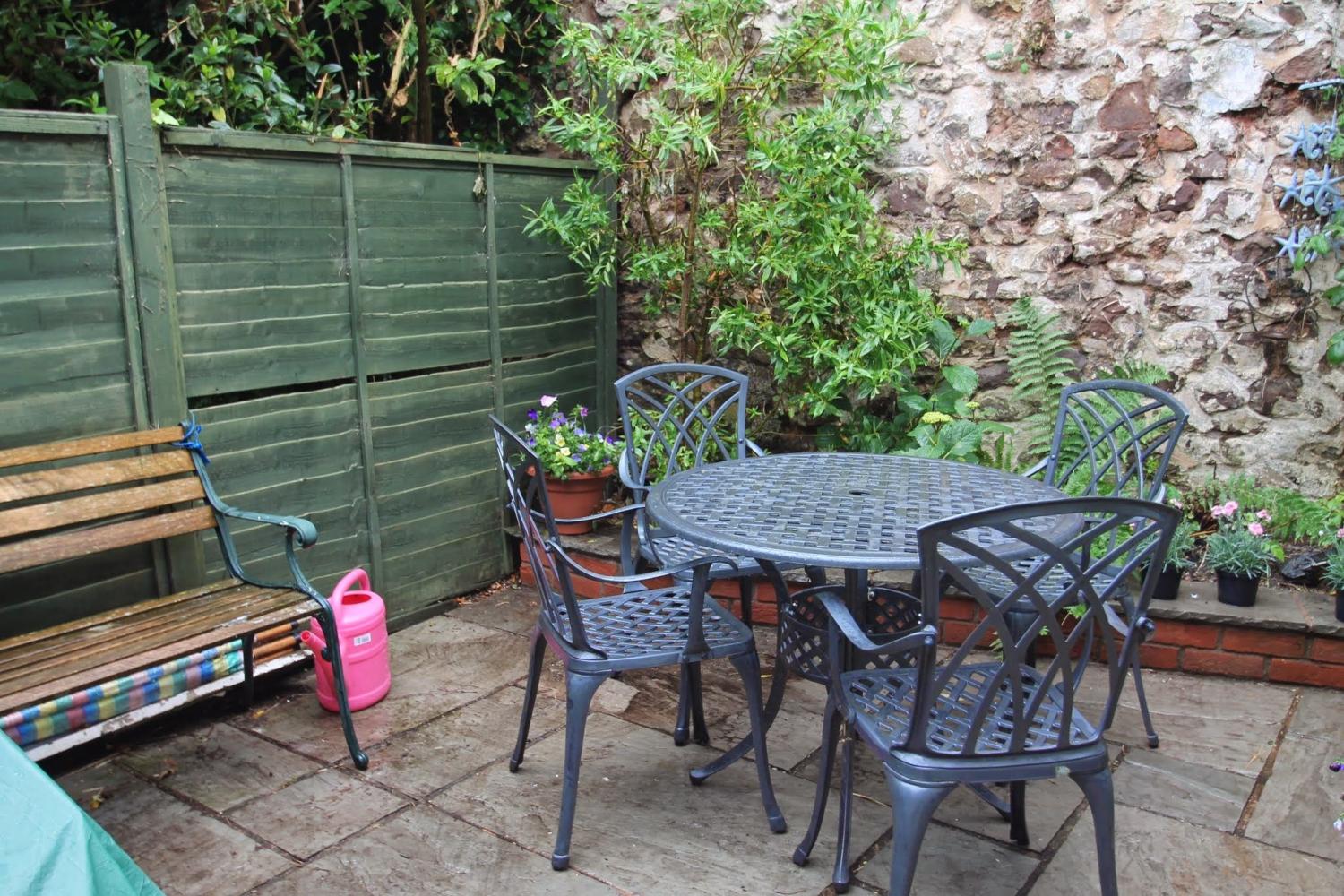 Outside courtyard to the rear of the kitchen