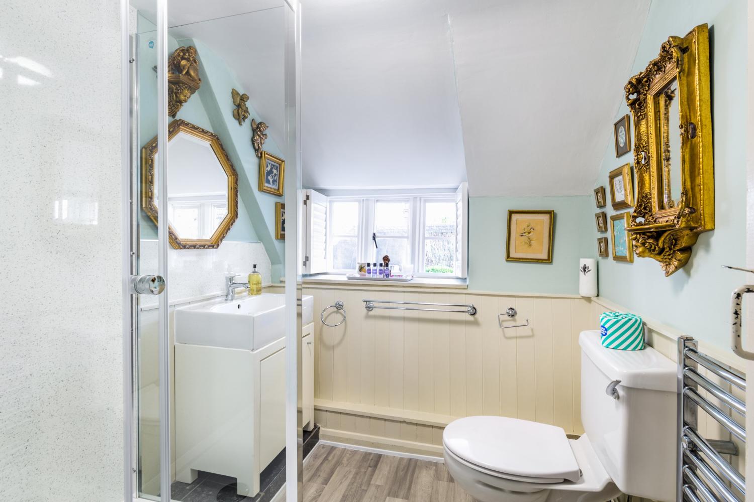 Each of our four en-suite bathrooms is beautifully appointed. This is the en-suite for Peacock bedroom.