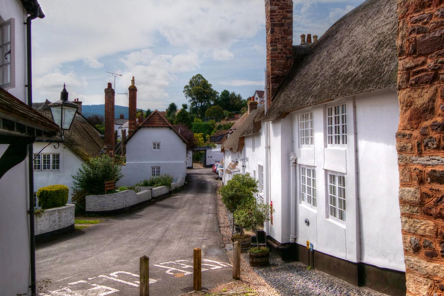 Looking down Vicarage Road from the Church Steps