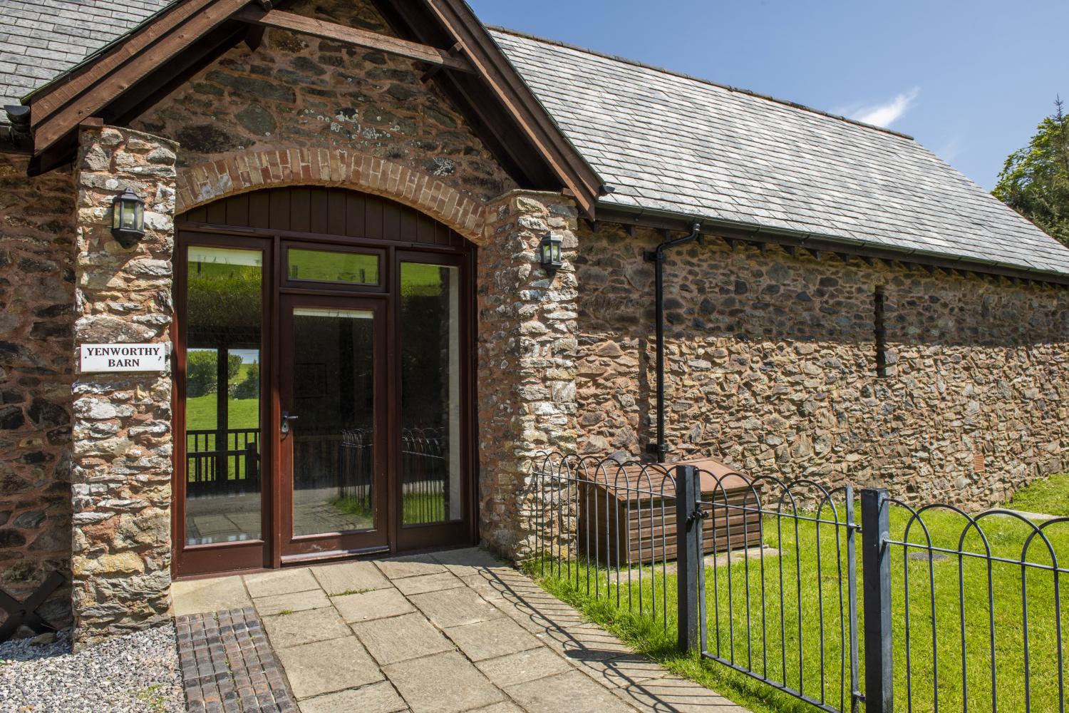 Entrance to Yenworthy Barn