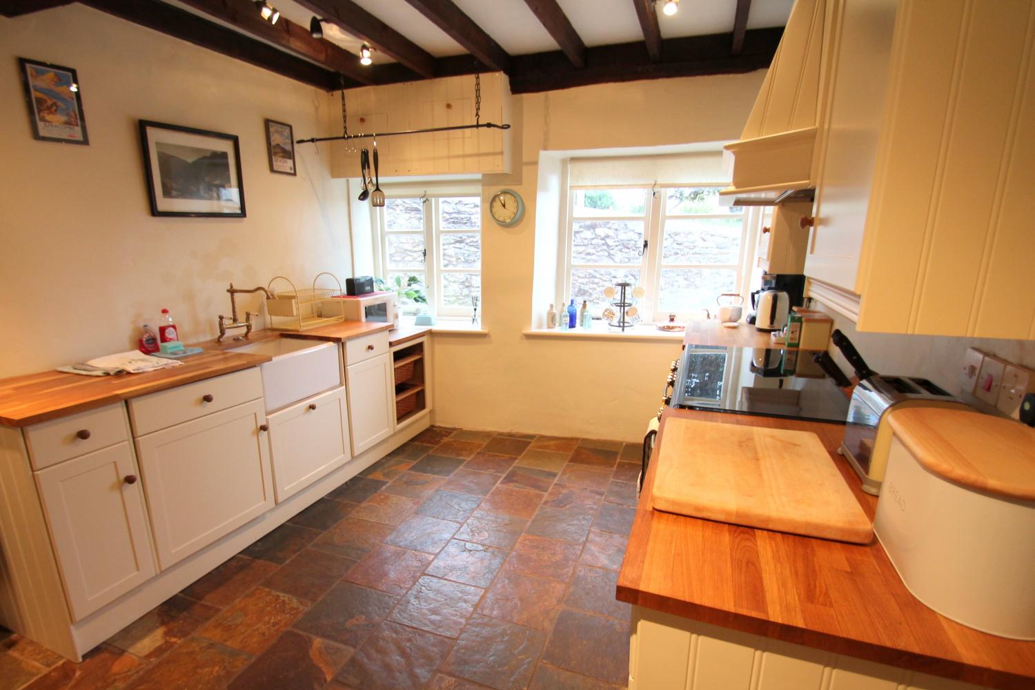 Yew Tree Cottage kitchen