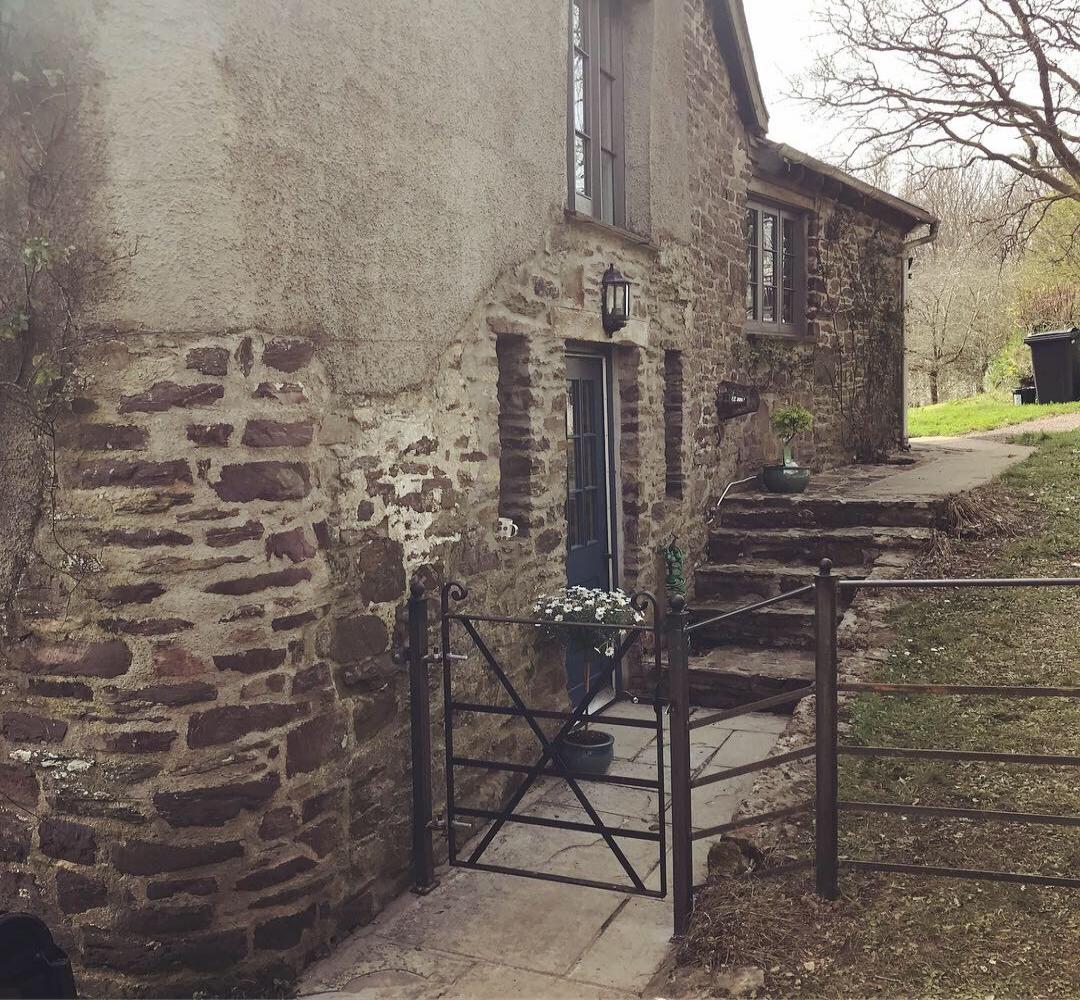 The Roundhouse, West Anstey Holiday Cottages in Near Dulverton T..