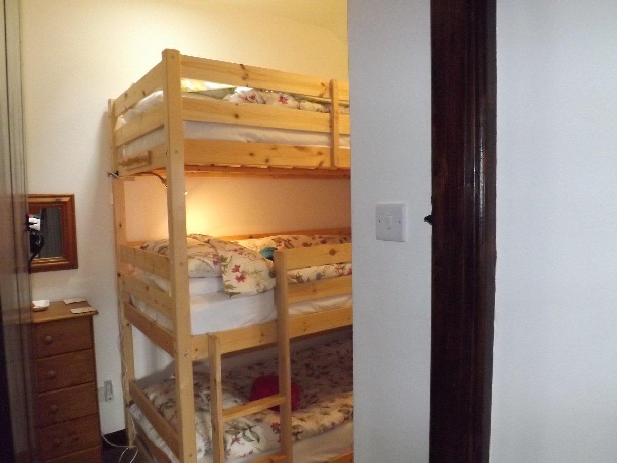 Triple bunk room