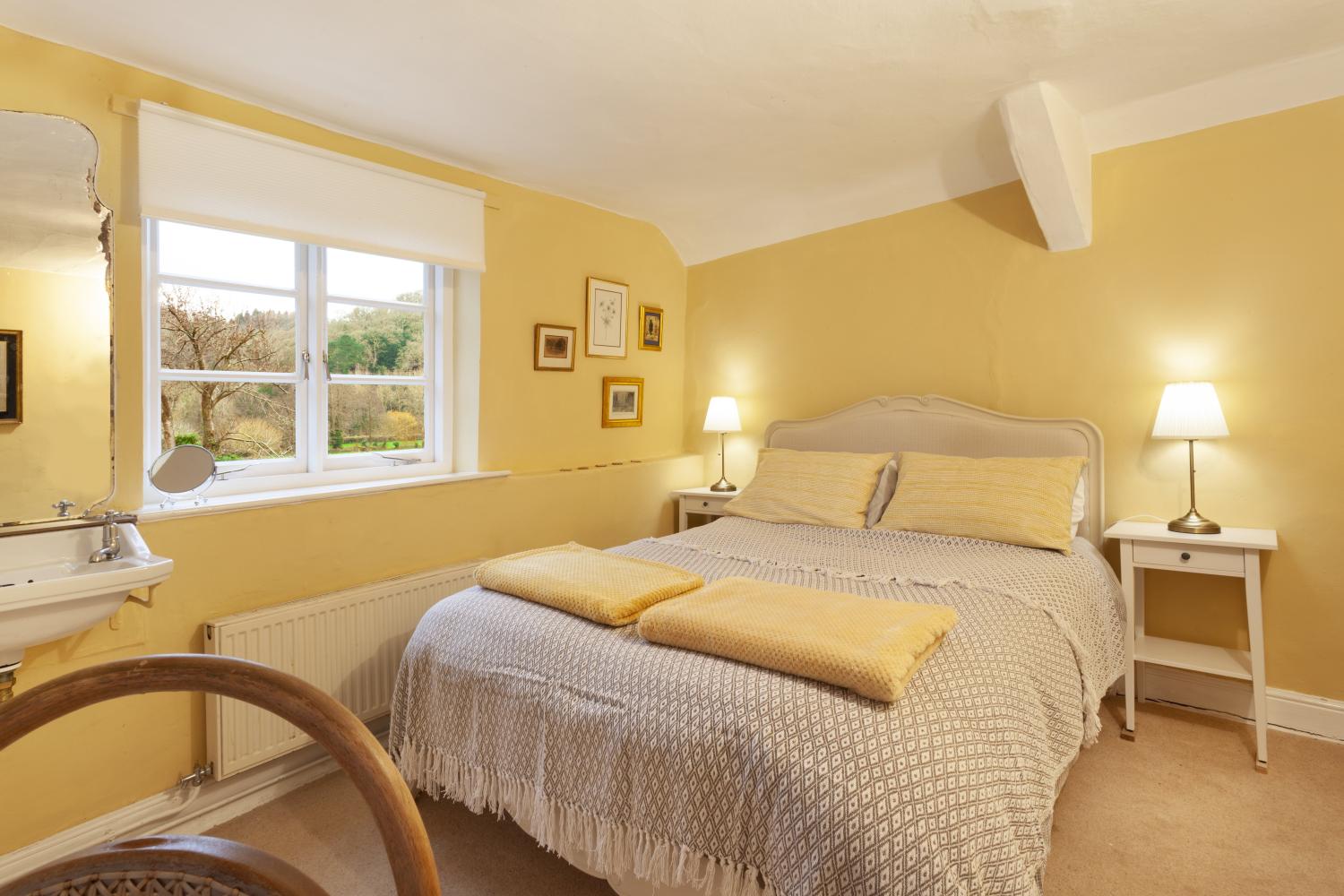 Double room overlooking Garden and forest