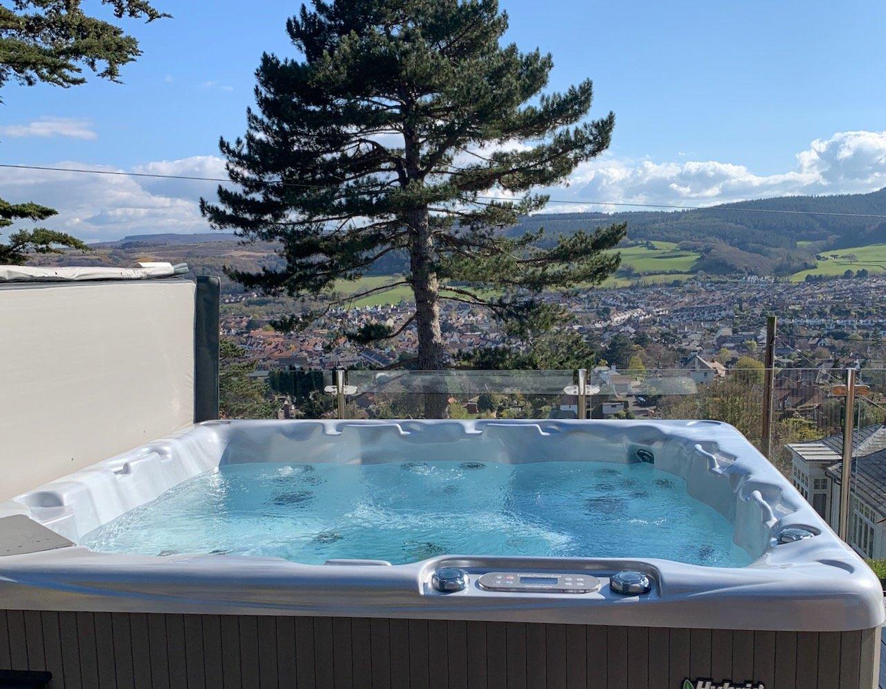 Private hot tub for guests sole use