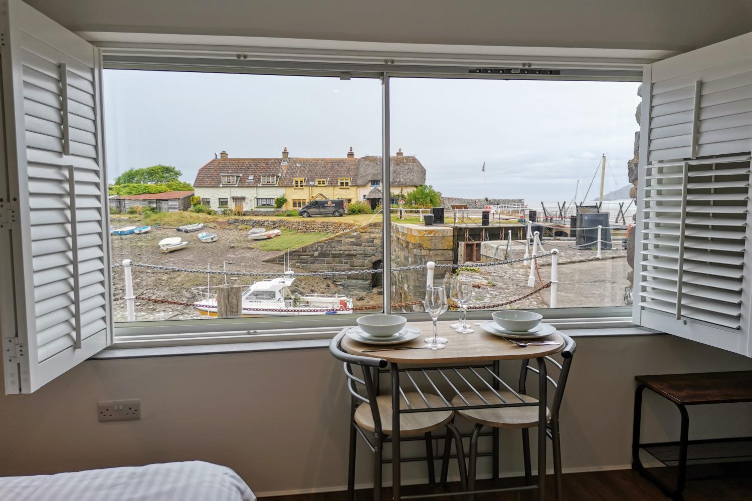 Harbour views 2-bed holiday let luxury studio vacation rental